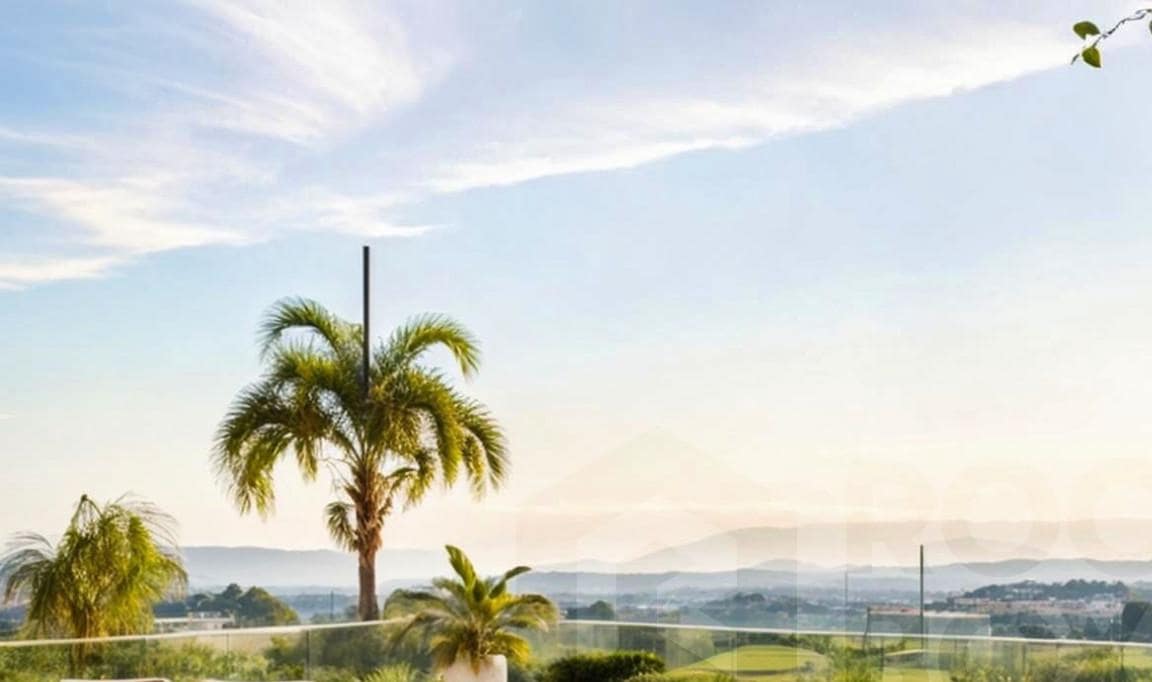 4 Zimmer Apartment zu verkaufen in Marbella mit Pool Garage - 210.000 € (Ref: 9448417)