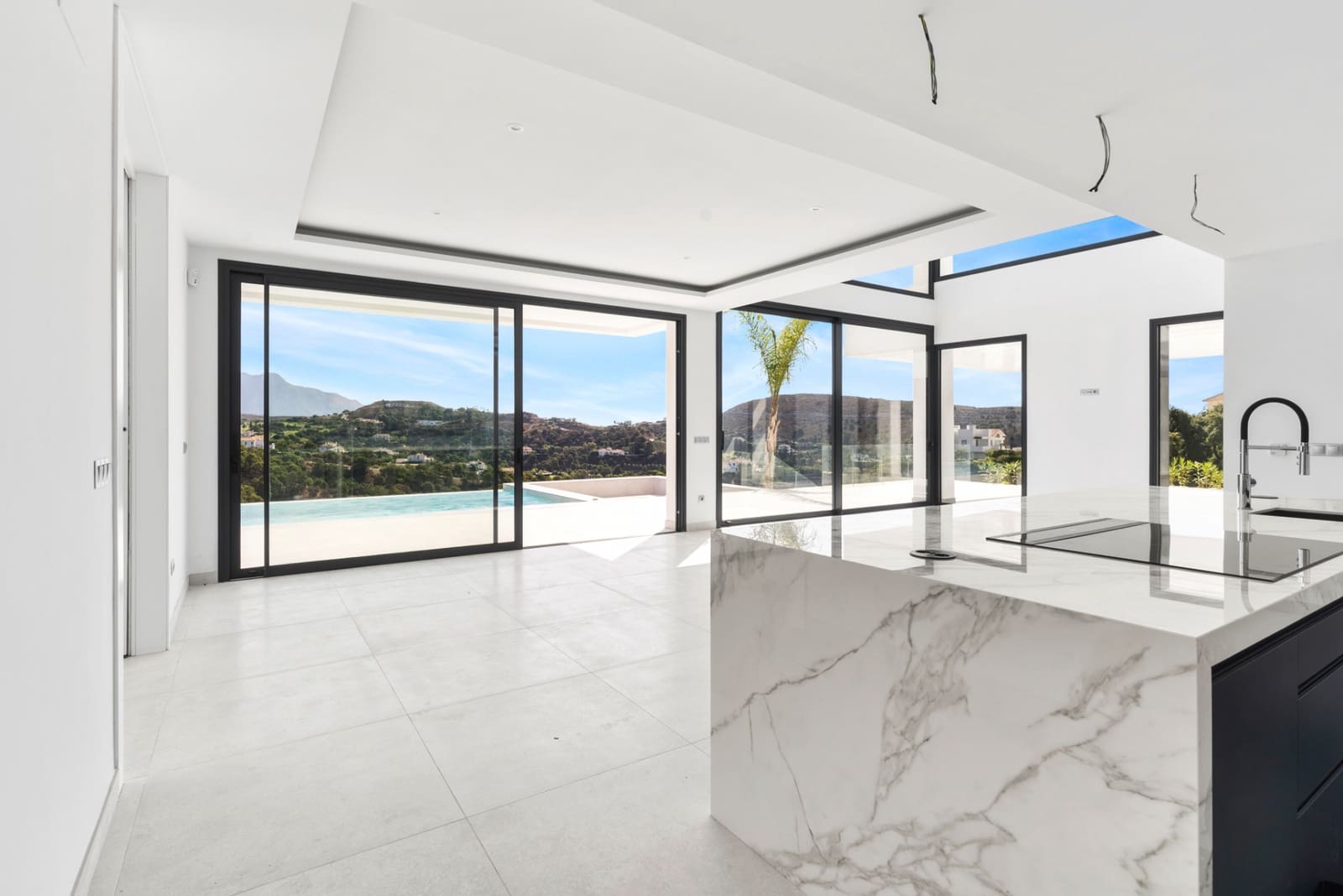 Chalet de 5 habitaciones en Marbella en venta con piscina garaje - 2.450.000 € (Ref: 9448421)