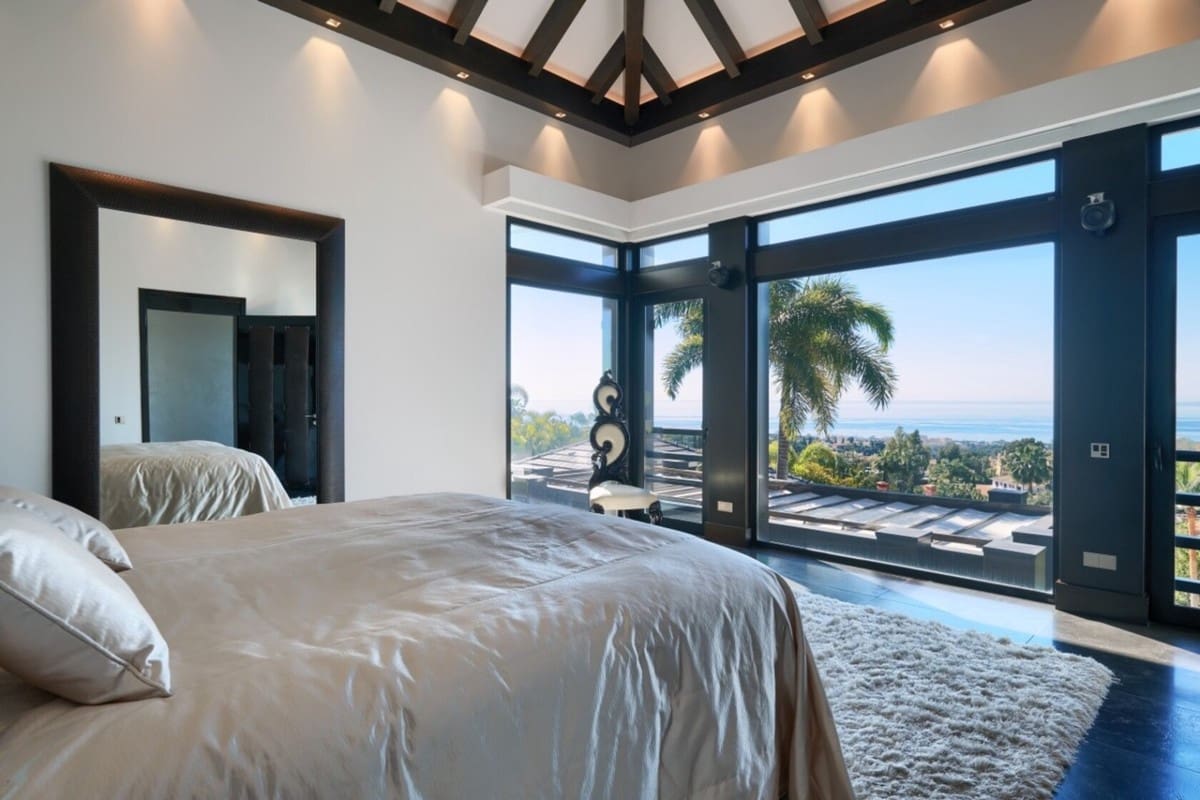 8 bedroom Villa for sale in Marbella with pool garage - € 5,900,000 (Ref: 9506993)