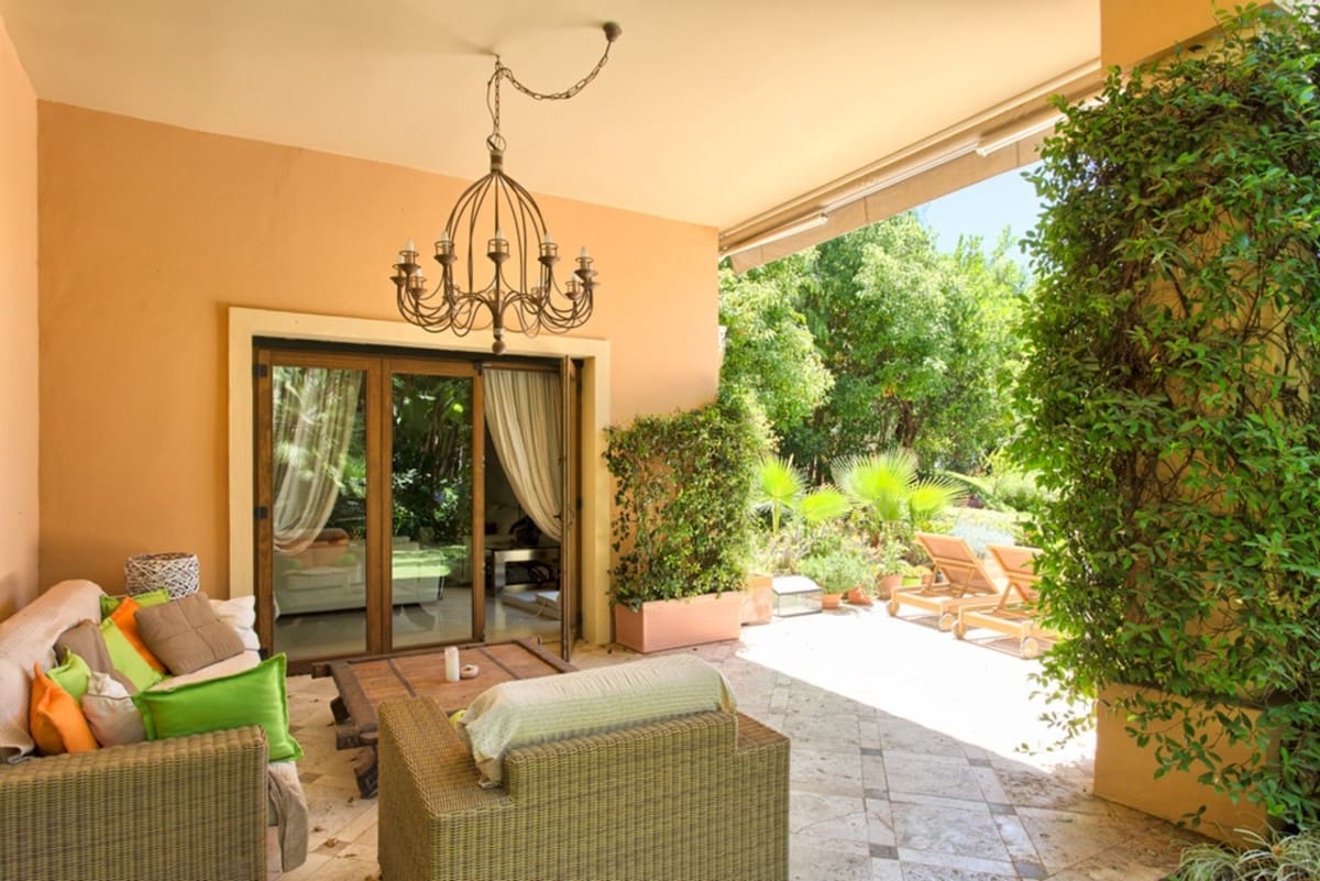 5 bedroom Villa for sale in Marbella with pool garage - € 2,900,000 (Ref: 9506994)