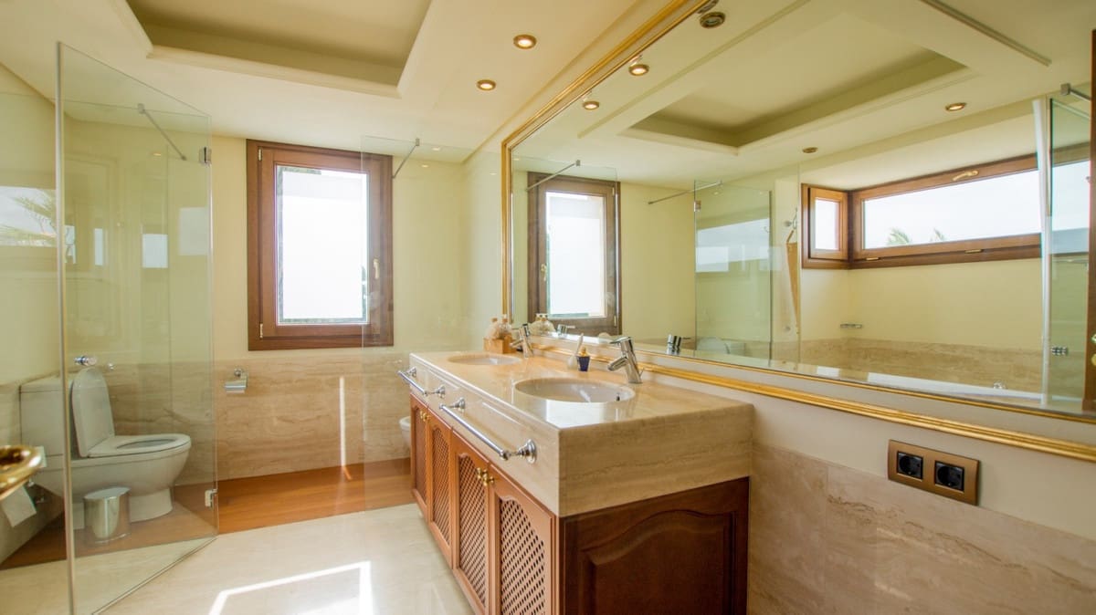 5 sypialnia Willa na sprzedaż w Los Flamingos z basenem garażem - 1 990 050 € (Ref: 9506997)