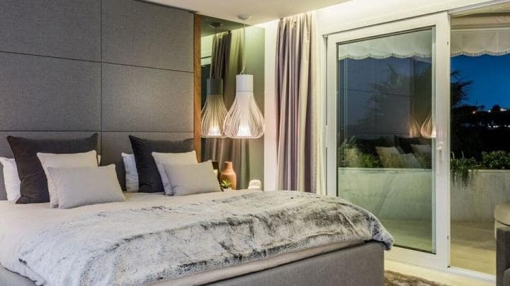 Ático de 3 habitaciones en Marbella en venta con piscina garaje - 2.495.000 € (Ref: 9507000)