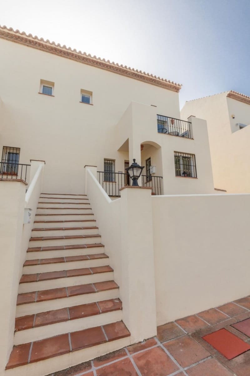 3 bedroom Townhouse for sale in Marbella with pool garage - € 365,000 (Ref: 9507002)