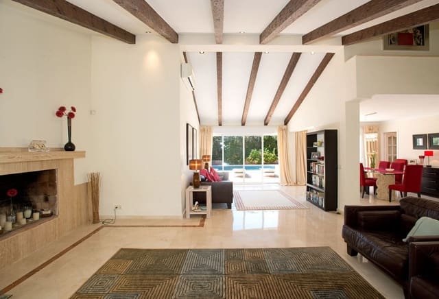 4 slaapkamer Villa te koop in Marbella met zwembad garage - € 1.245.000 (Ref: 9507003)