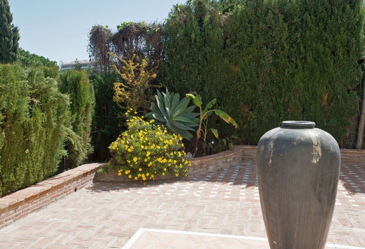 4 slaapkamer Villa te koop in Marbella met zwembad garage - € 1.245.000 (Ref: 9507003)