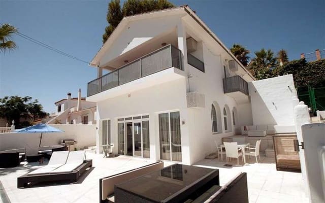 4 sypialnia Willa na sprzedaż w Marbella z basenem garażem - 995 000 € (Ref: 9507004)