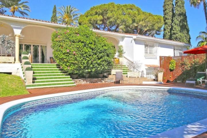 4 sypialnia Willa na sprzedaż w Marbella z basenem garażem - 1 045 000 € (Ref: 9507007)