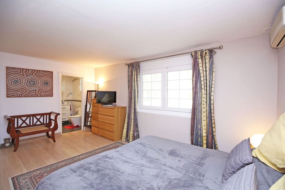 4 sypialnia Willa na sprzedaż w Marbella z basenem garażem - 1 045 000 € (Ref: 9507007)