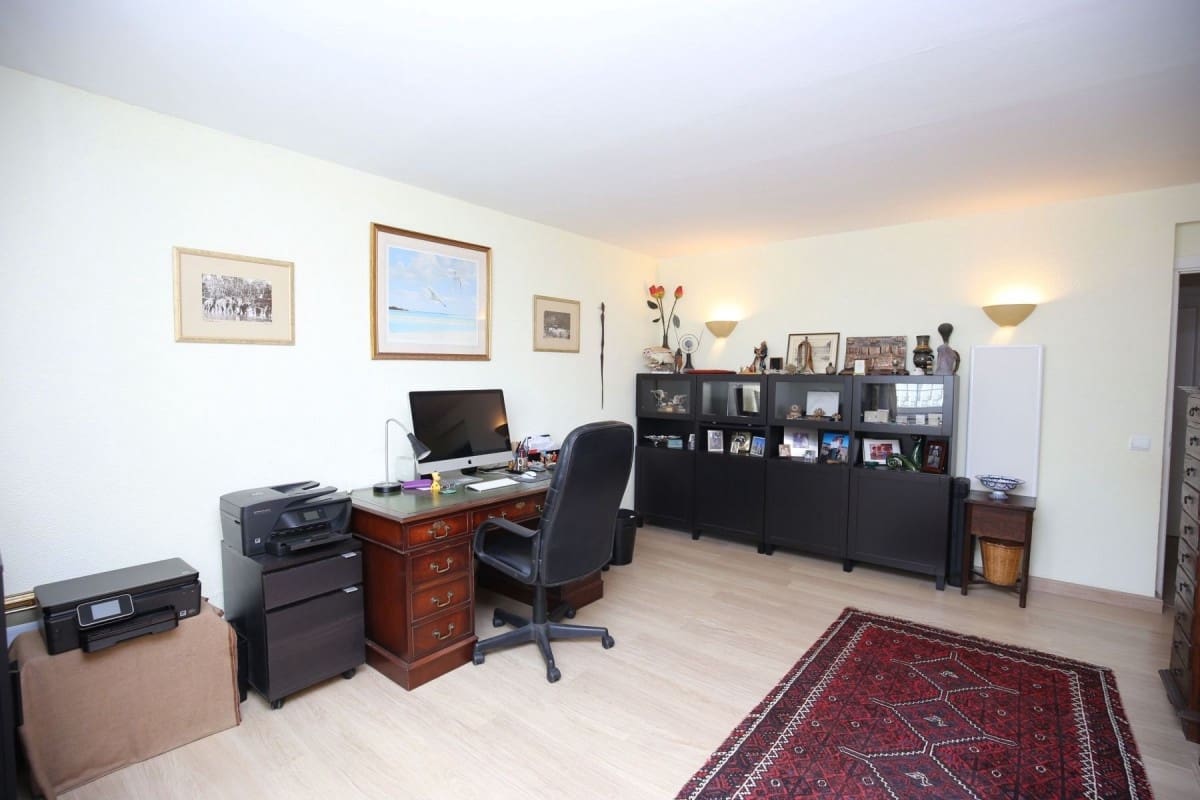 4 sypialnia Willa na sprzedaż w Marbella z basenem garażem - 1 045 000 € (Ref: 9507007)