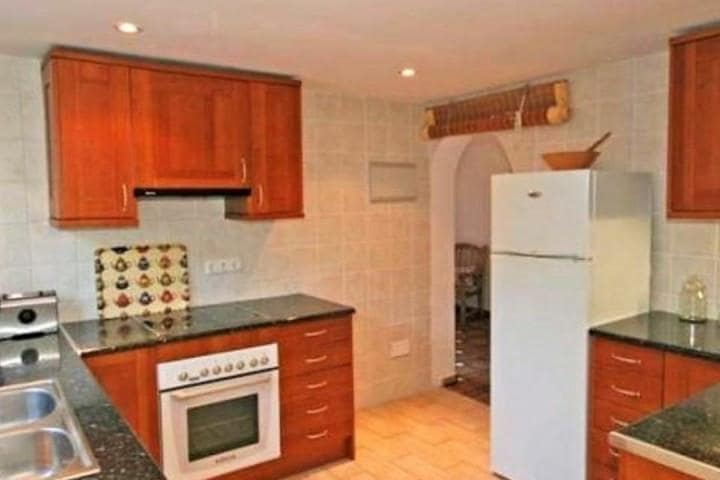 4 bedroom Villa for sale in Marbella with pool garage - € 495,000 (Ref: 9507009)