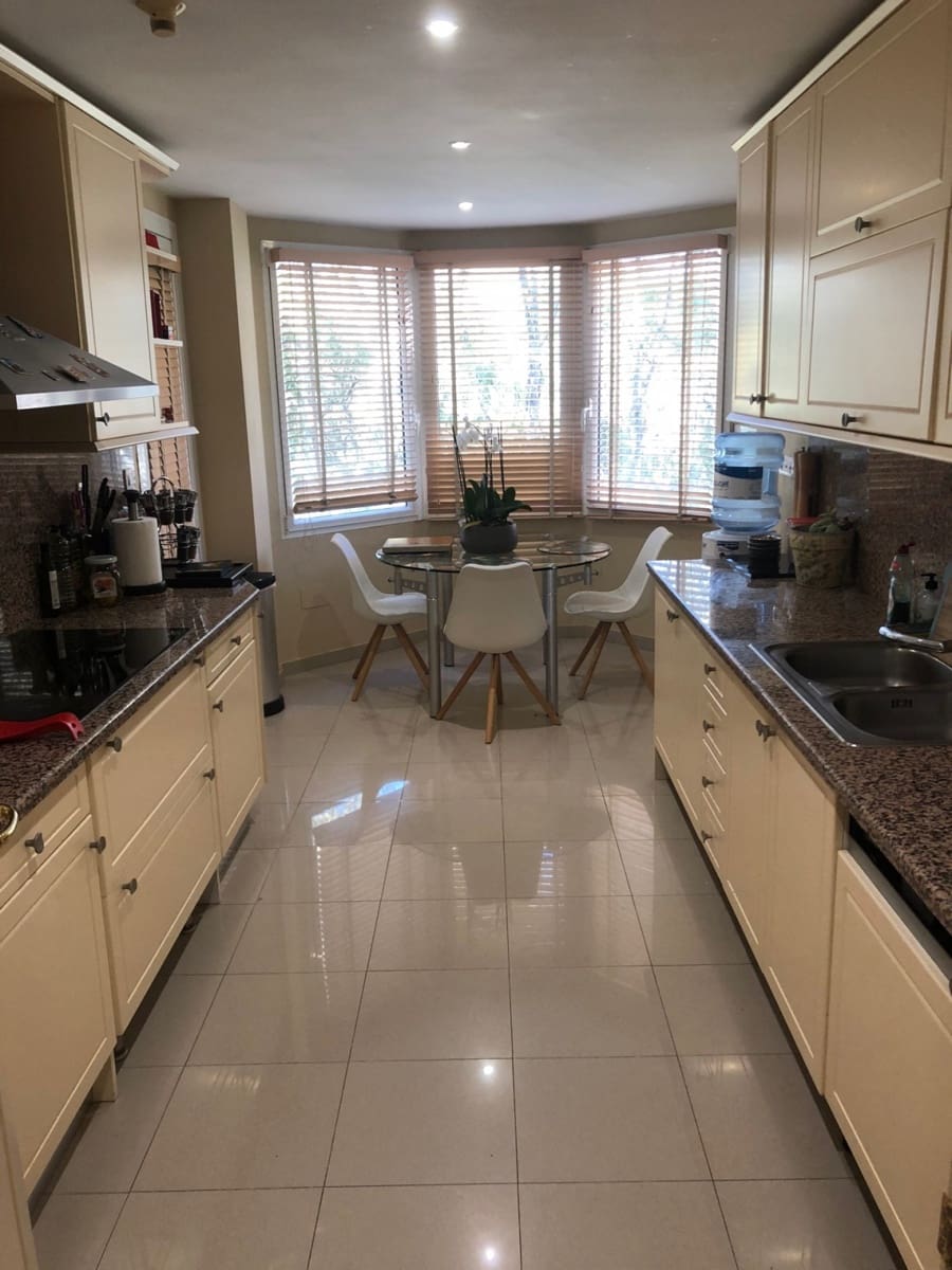 3 soveværelse Lejlighed til salg i Marbella med swimmingpool garage - € 970.000 (Ref: 9507010)