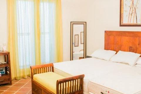 Casa de 3 habitaciones en Casares en venta con piscina garaje - 699.000 € (Ref: 9507012)