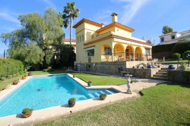 5 soveværelse Villa til salg i Marbella med swimmingpool garage - € 749.000 (Ref: 9507017)