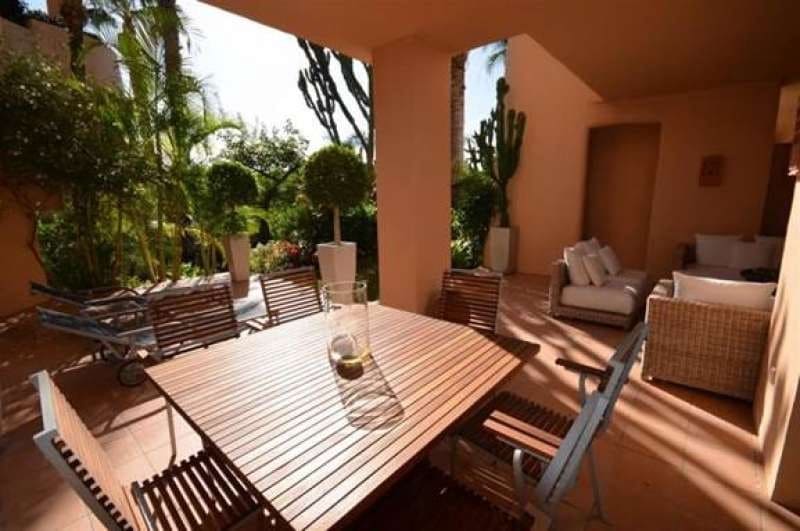 3 soveværelse Lejlighed til salg i Golden Mile med swimmingpool - € 799.000 (Ref: 9507018)