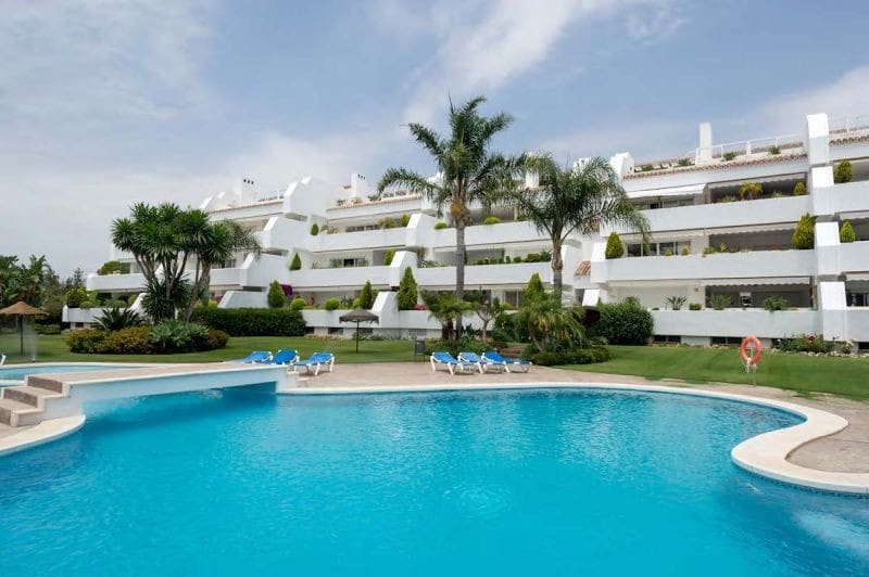 3 sypialnia Apartament na sprzedaż w Marbella z basenem - 770 000 € (Ref: 9507025)