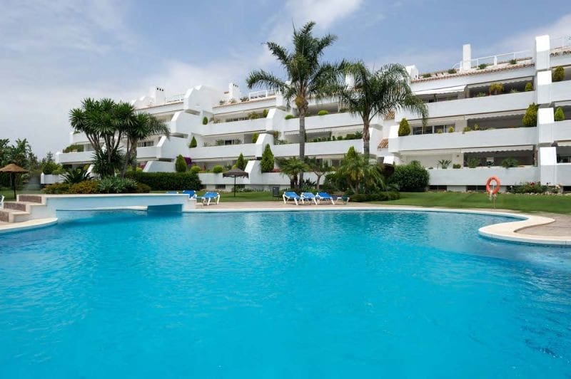 3 sypialnia Apartament na sprzedaż w Marbella z basenem - 770 000 € (Ref: 9507025)
