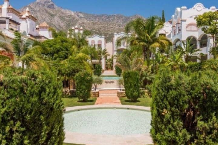 2 slaapkamer Appartement te koop in Marbella met zwembad garage - € 380.000 (Ref: 9507037)
