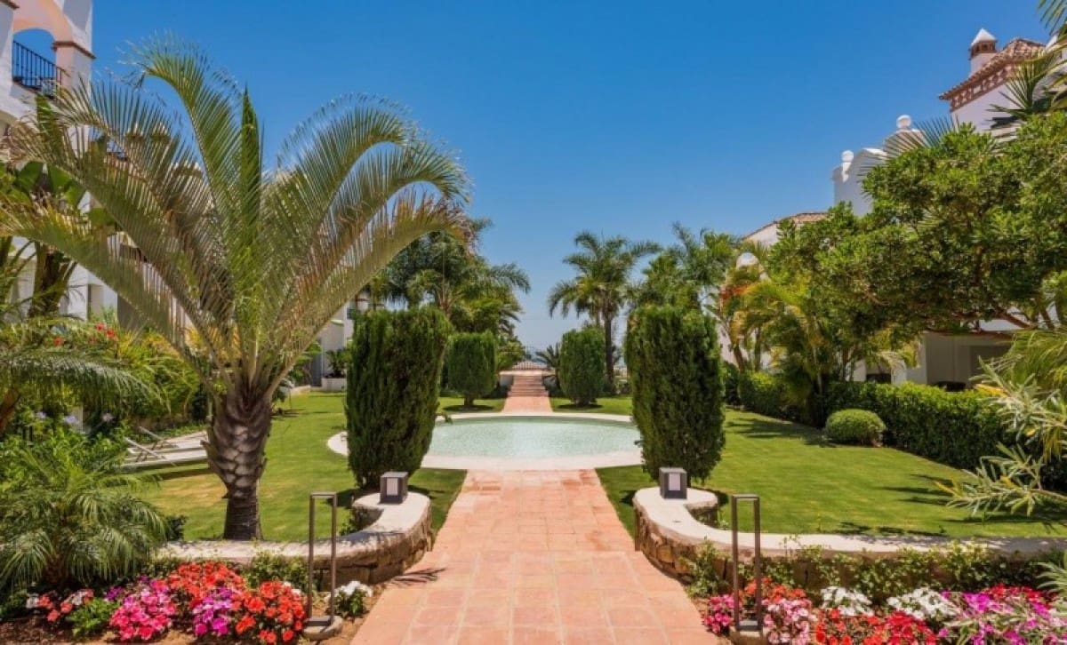 2 slaapkamer Appartement te koop in Marbella met zwembad garage - € 380.000 (Ref: 9507037)