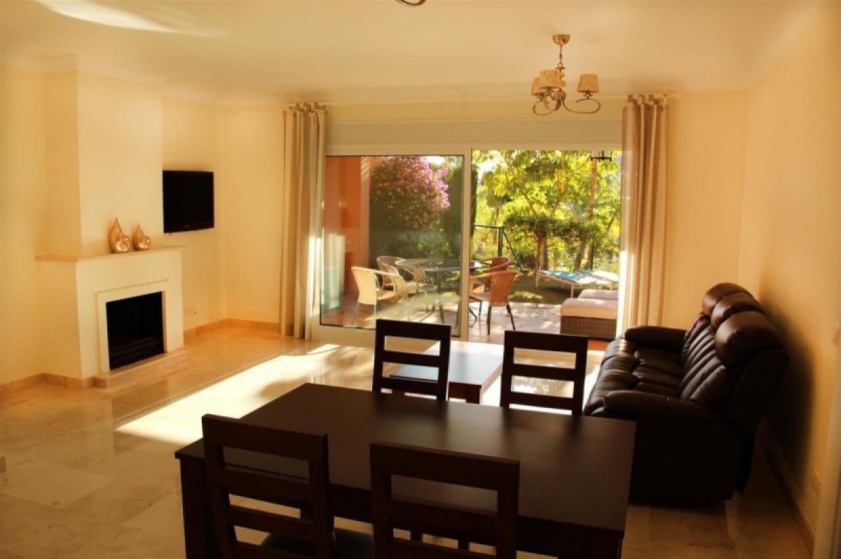 3 bedroom Townhouse for sale in Marbella with pool - € 340,000 (Ref: 9507041)