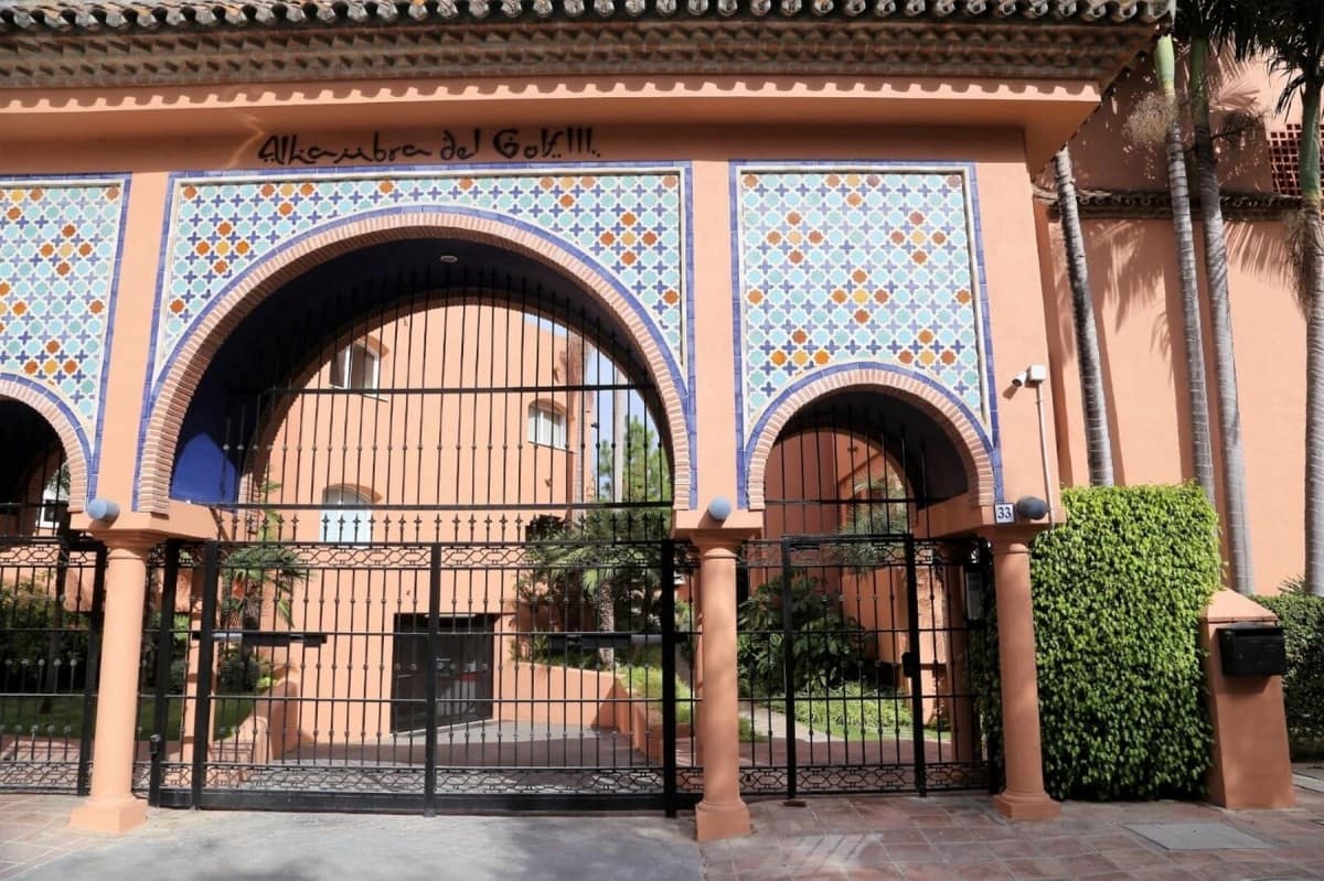 3 bedroom Apartment for sale in Marbella with pool garage - € 750,000 (Ref: 9507044)