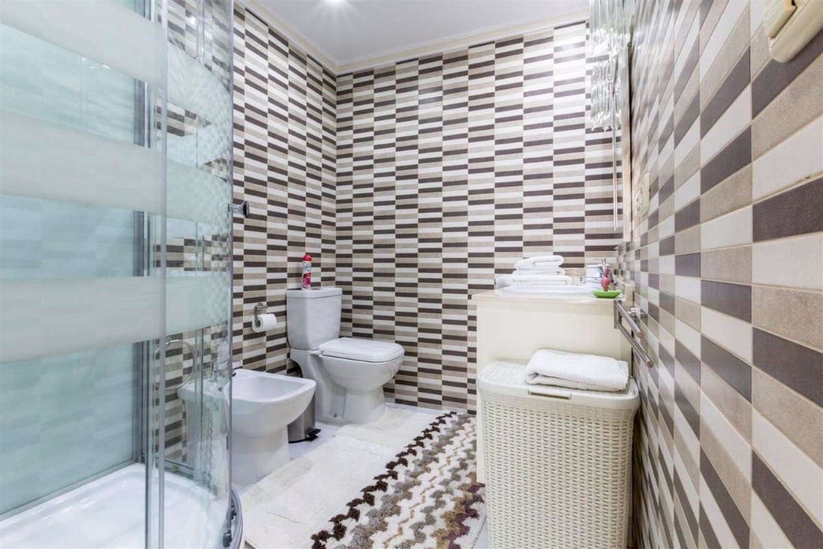 4 soveværelse Villa til salg i Marbella med swimmingpool - € 1.200.000 (Ref: 9507045)