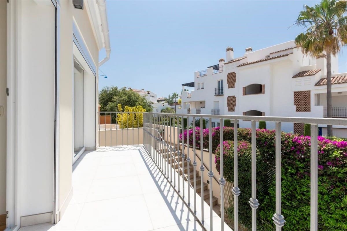 4 soveværelse Villa til salg i Marbella med swimmingpool - € 1.200.000 (Ref: 9507045)