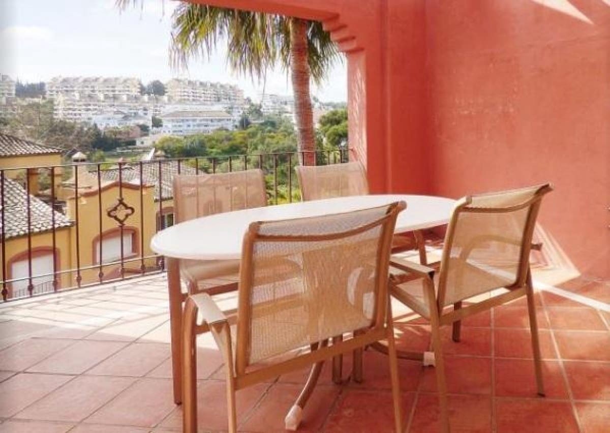 2 makuuhuone Kattohuoneisto myytävänä paikassa Puerto Banus mukana uima-altaan 
autotalli - 549 500 € (Ref: 9507051)