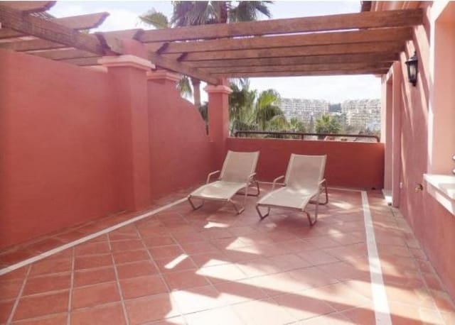 2 makuuhuone Kattohuoneisto myytävänä paikassa Puerto Banus, Marbella mukana uima-altaan 
autotalli - 549 500 € (Ref: 9507051)