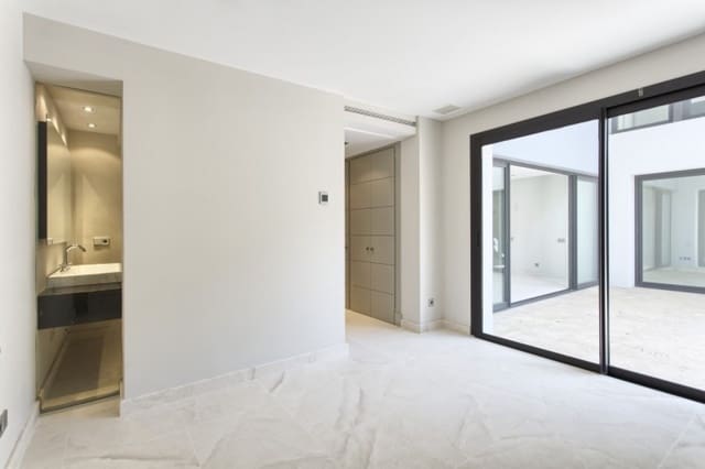 Chalet de 6 habitaciones en Marbella en venta con piscina garaje - 3.500.000 € (Ref: 9507060)