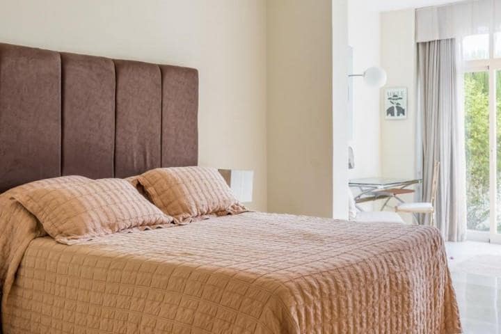 2 sypialnia Apartament na sprzedaż w Marbella z basenem - 450 000 € (Ref: 9507067)