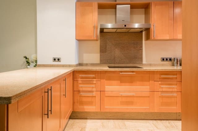 2 sypialnia Apartament na sprzedaż w Marbella z basenem - 450 000 € (Ref: 9507067)