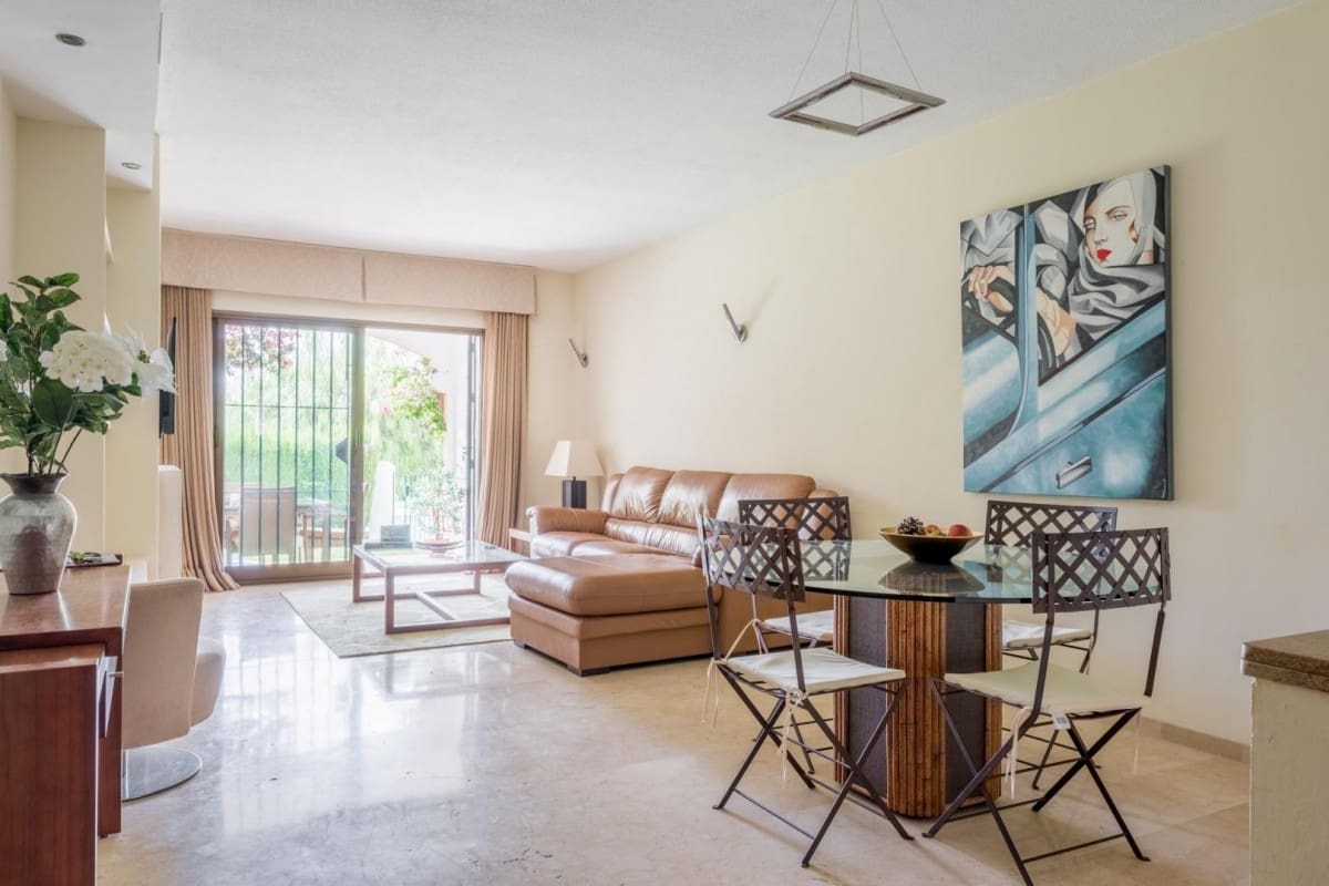 2 sypialnia Apartament na sprzedaż w Marbella z basenem - 450 000 € (Ref: 9507067)