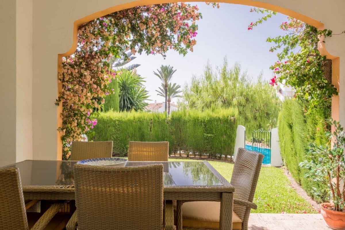 2 sypialnia Apartament na sprzedaż w Marbella z basenem - 450 000 € (Ref: 9507067)