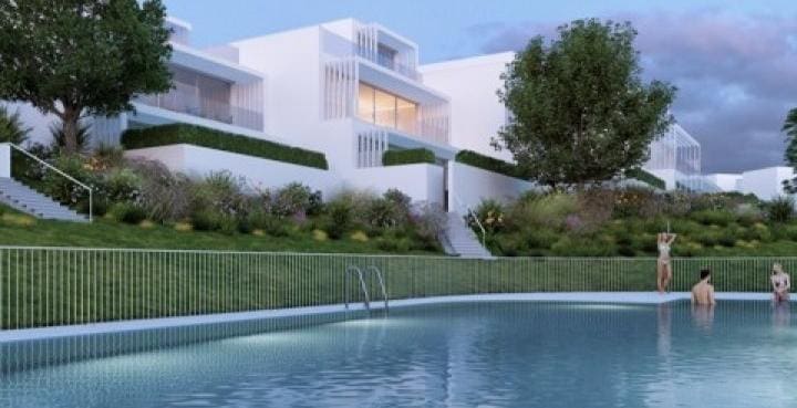 Chalet de 4 habitaciones en Estepona en venta con piscina garaje - 548.000 € (Ref: 9507073)