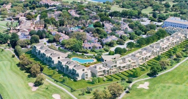 3 sypialnia Dom na sprzedaż w Estepona z basenem garażem - 620 000 € (Ref: 9507114)