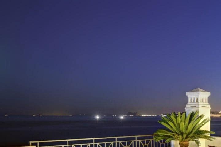 2 slaapkamer Appartement te koop in Estepona met zwembad garage - € 900.000 (Ref: 9507130)