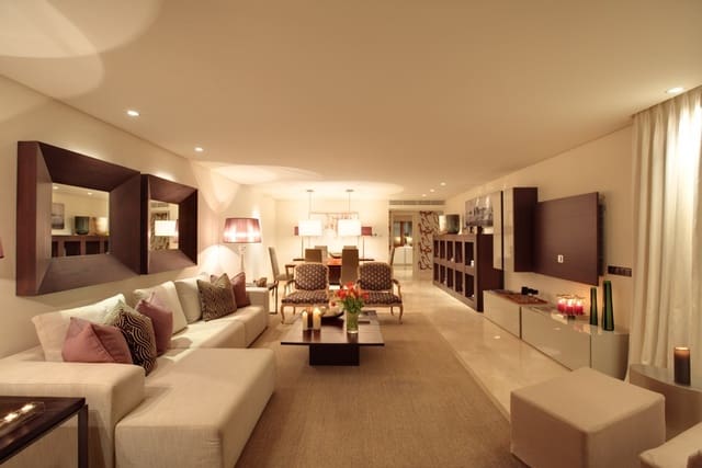 2 slaapkamer Appartement te koop in Estepona met zwembad garage - € 900.000 (Ref: 9507130)