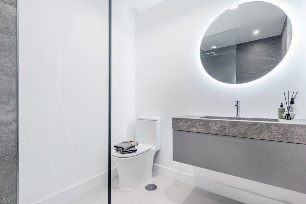 4 bedroom Apartment for sale in Marbella with pool - € 450,000 (Ref: 9507142)