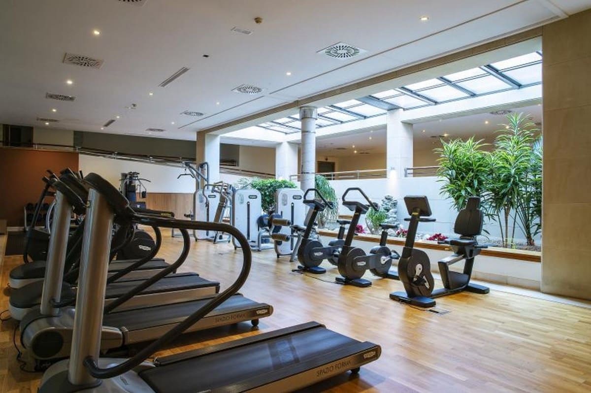 2 bedroom Apartment for sale in Puerto Banus with pool garage - € 1,790,000 (Ref: 9507144)