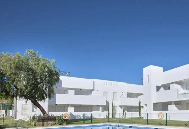 3 sypialnia Apartament na sprzedaż w Marbella z basenem garażem - 375 000 € (Ref: 9507153)