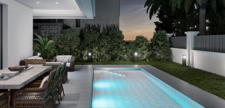 4 soveværelse Villa til salg i Golden Mile med swimmingpool garage - € 3.150.000 (Ref: 9507155)