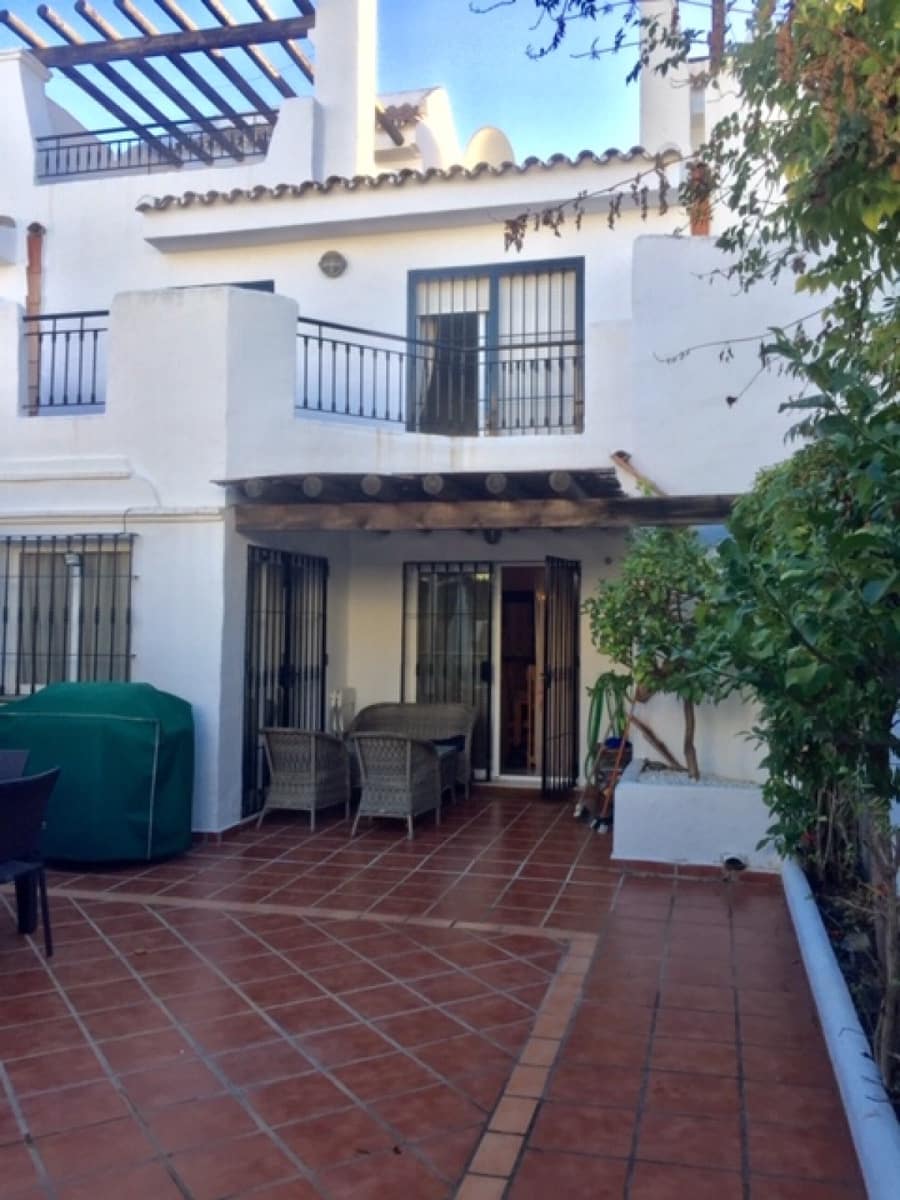 3 soverom Hus til salgs i Marbella med svømmebasseng garasje - € 389 000 (Ref: 9507159)