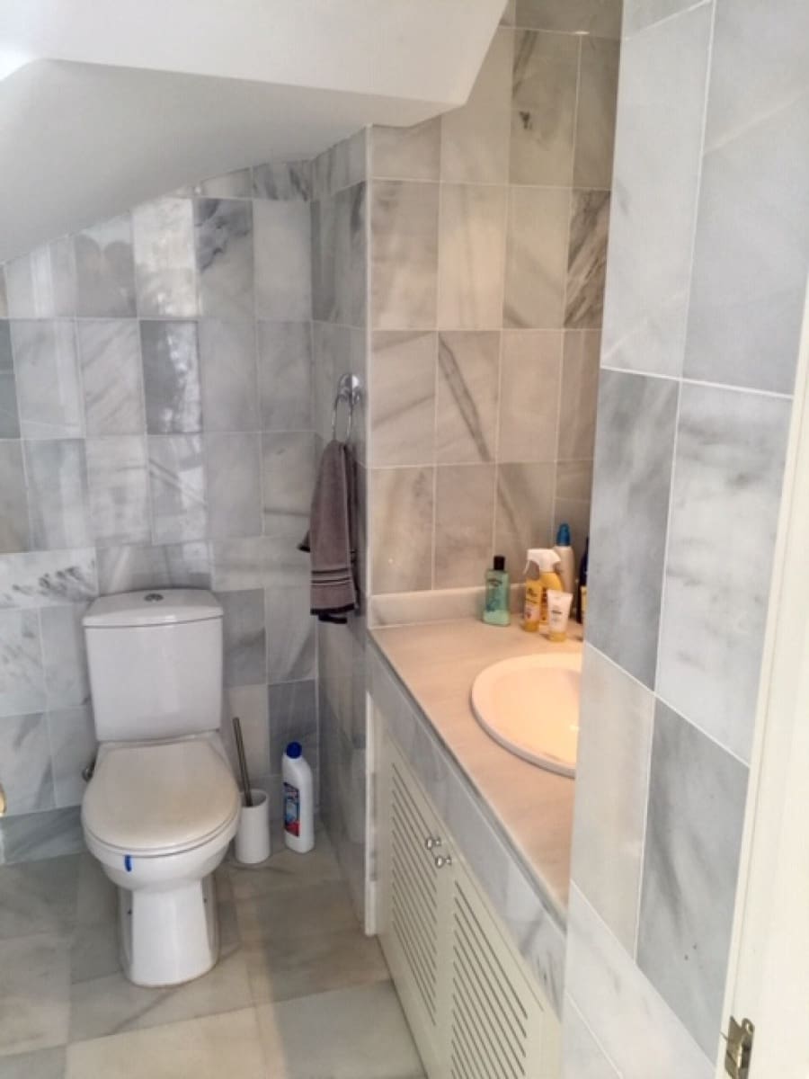 3 soverom Hus til salgs i Marbella med svømmebasseng garasje - € 389 000 (Ref: 9507159)