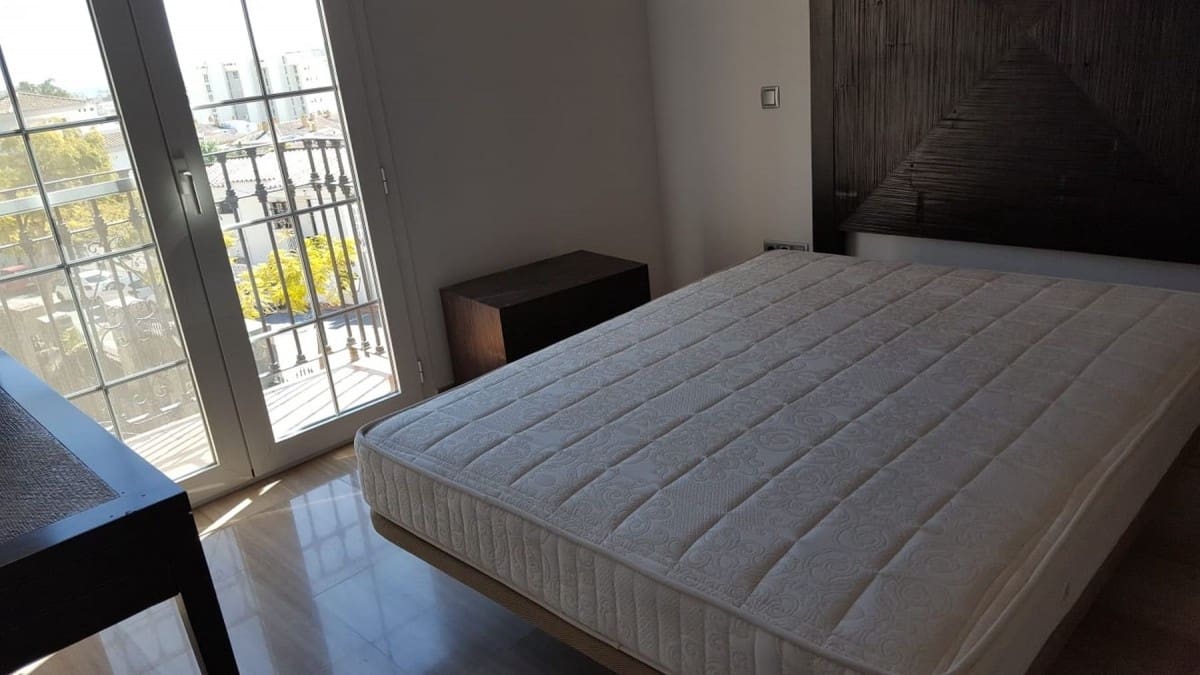 5 bedroom Villa for sale in Marbella with pool garage - € 1,490,000 (Ref: 9507163)