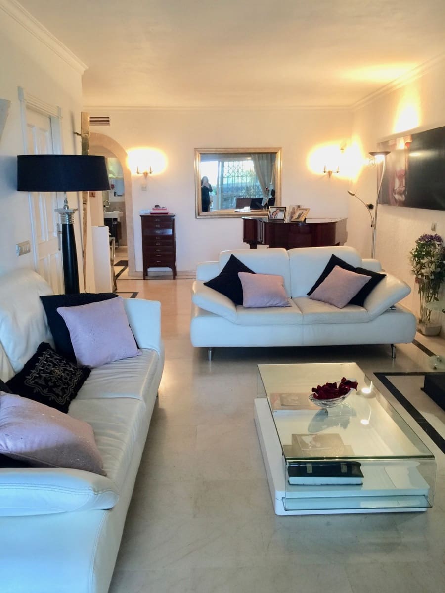 Apartamento de 4 habitaciones en Marbella en venta con piscina - 475.000 € (Ref: 9507164)