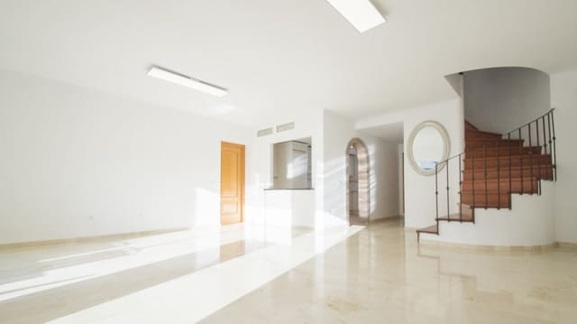 4 bedroom Townhouse for sale in Marbella with pool garage - € 395,000 (Ref: 9507165)