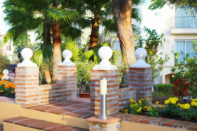 4 bedroom Townhouse for sale in Marbella with pool garage - € 395,000 (Ref: 9507165)