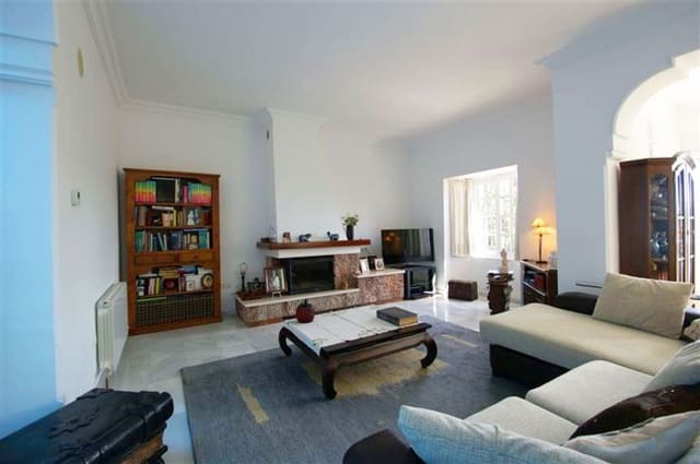 Chalet de 4 habitaciones en Marbella en venta con piscina garaje - 1.190.000 € (Ref: 9507176)