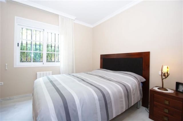 Chalet de 4 habitaciones en Marbella en venta con piscina garaje - 1.190.000 € (Ref: 9507176)