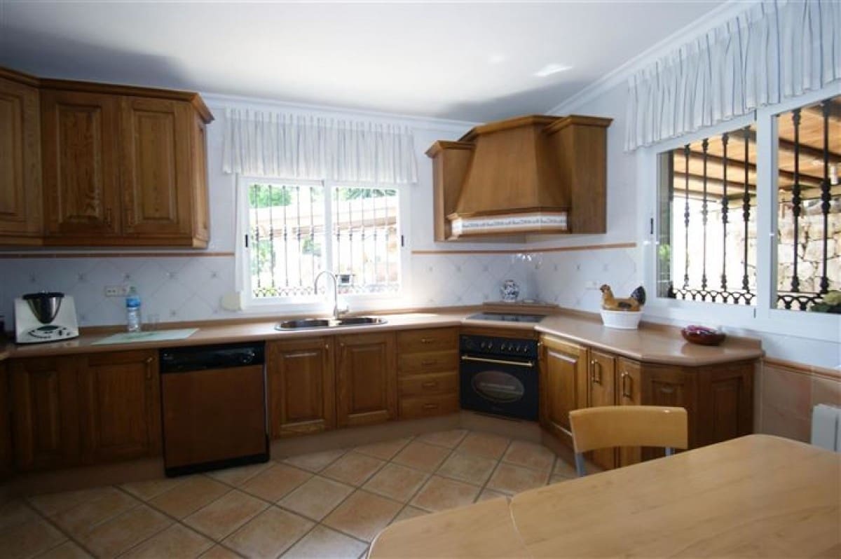 Chalet de 4 habitaciones en Marbella en venta con piscina garaje - 1.190.000 € (Ref: 9507176)